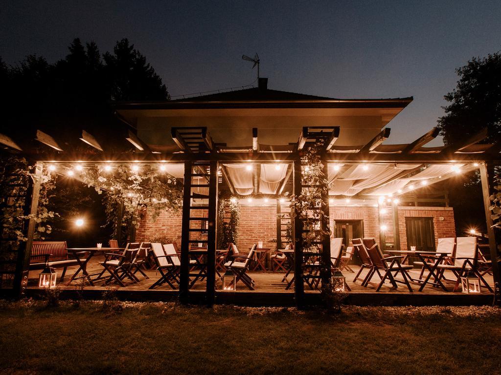 Kosbor Panzio Bed & Breakfast Magyarszombatfa Dış mekan fotoğraf